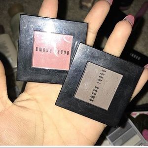 Eyeshadows/ contour or blush